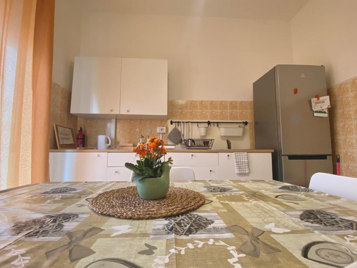 Guest House Service - Express Airport Apartment Modugno Bagian luar foto