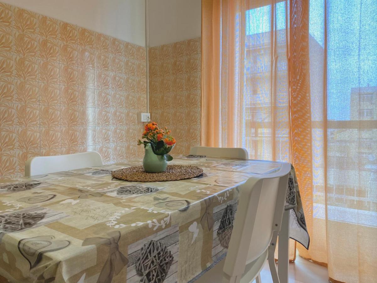 Guest House Service - Express Airport Apartment Modugno Bagian luar foto